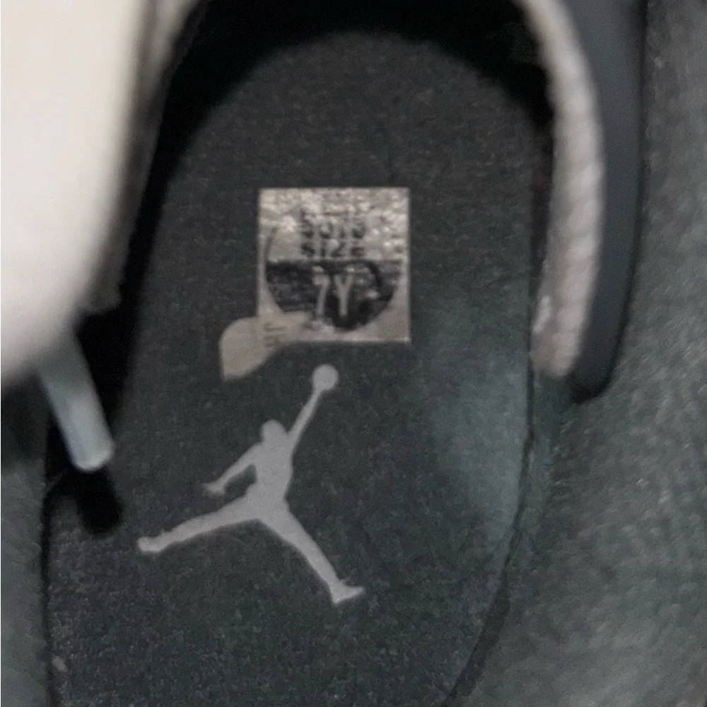 Jordan Youth 7Y Spizike Low White Anthracite‎ Wolf Grey Cool Grey (Wore Once)